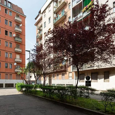 Renovated Apts * Milano