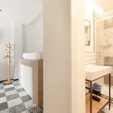 Renovated Apts Daire *