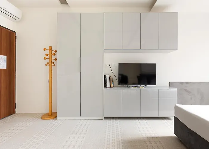 Апартаменты Guesthost - Renovated Apts