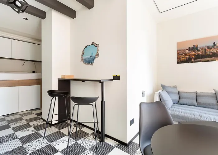 Guesthost - Renovated Apts Апартаменты Милан
