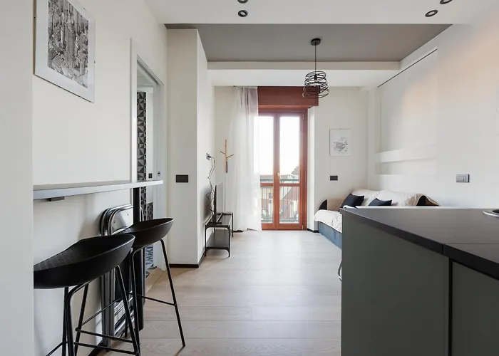 Guesthost - Renovated Apts Апартаменты Милан