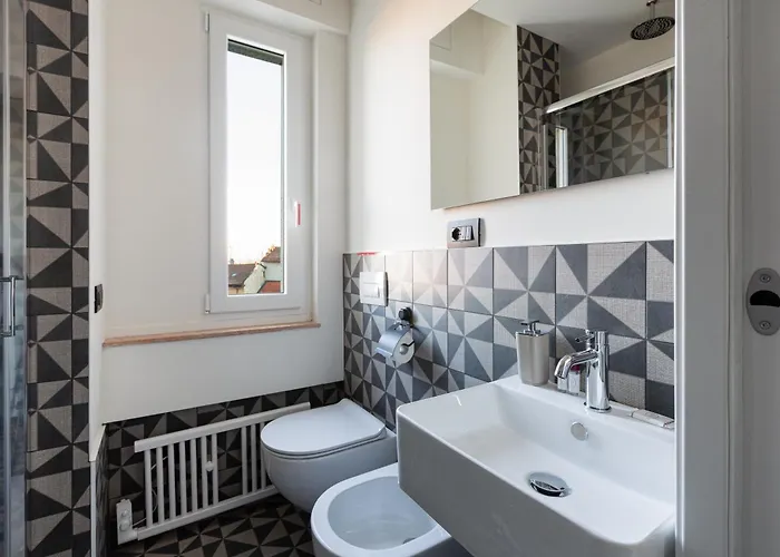 Guesthost - Renovated Apts Апартаменты *